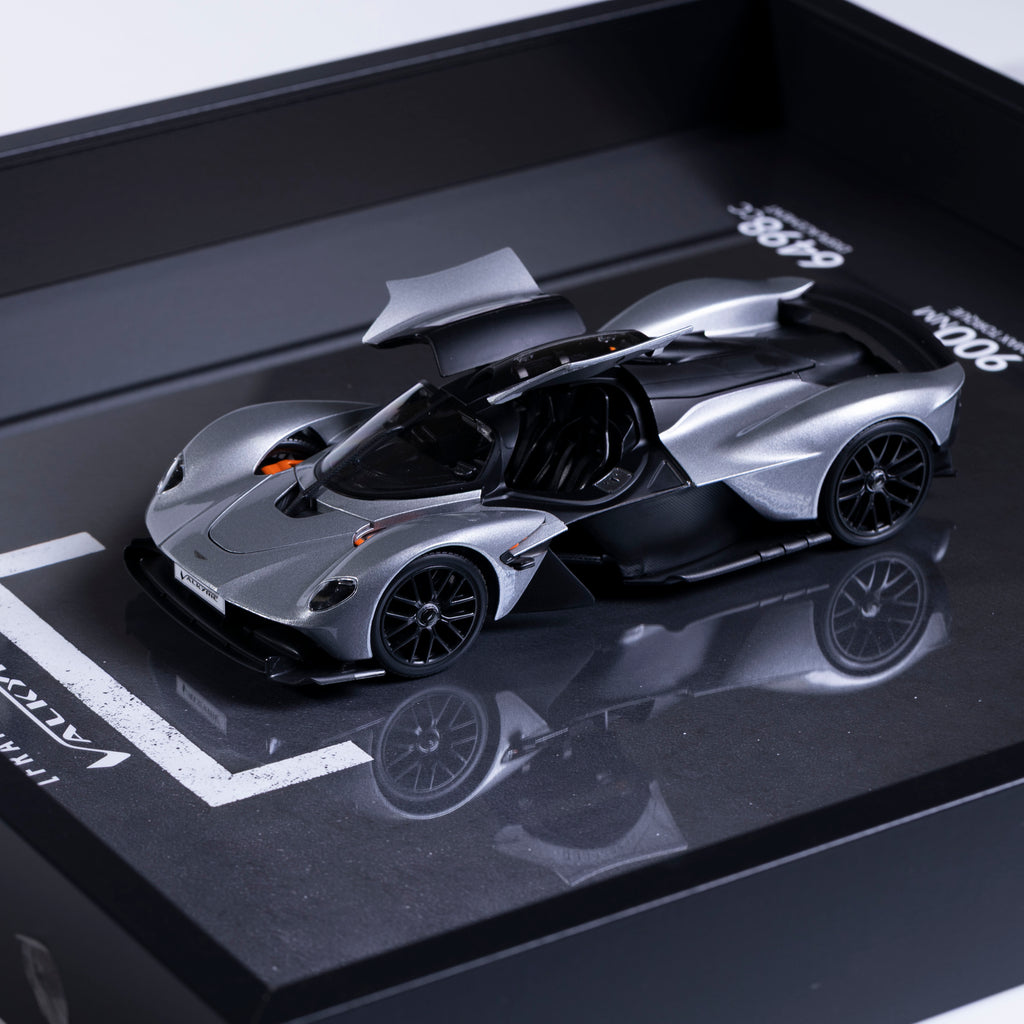 Aston Martin Valkyrie Ethanol Silver - 1:18