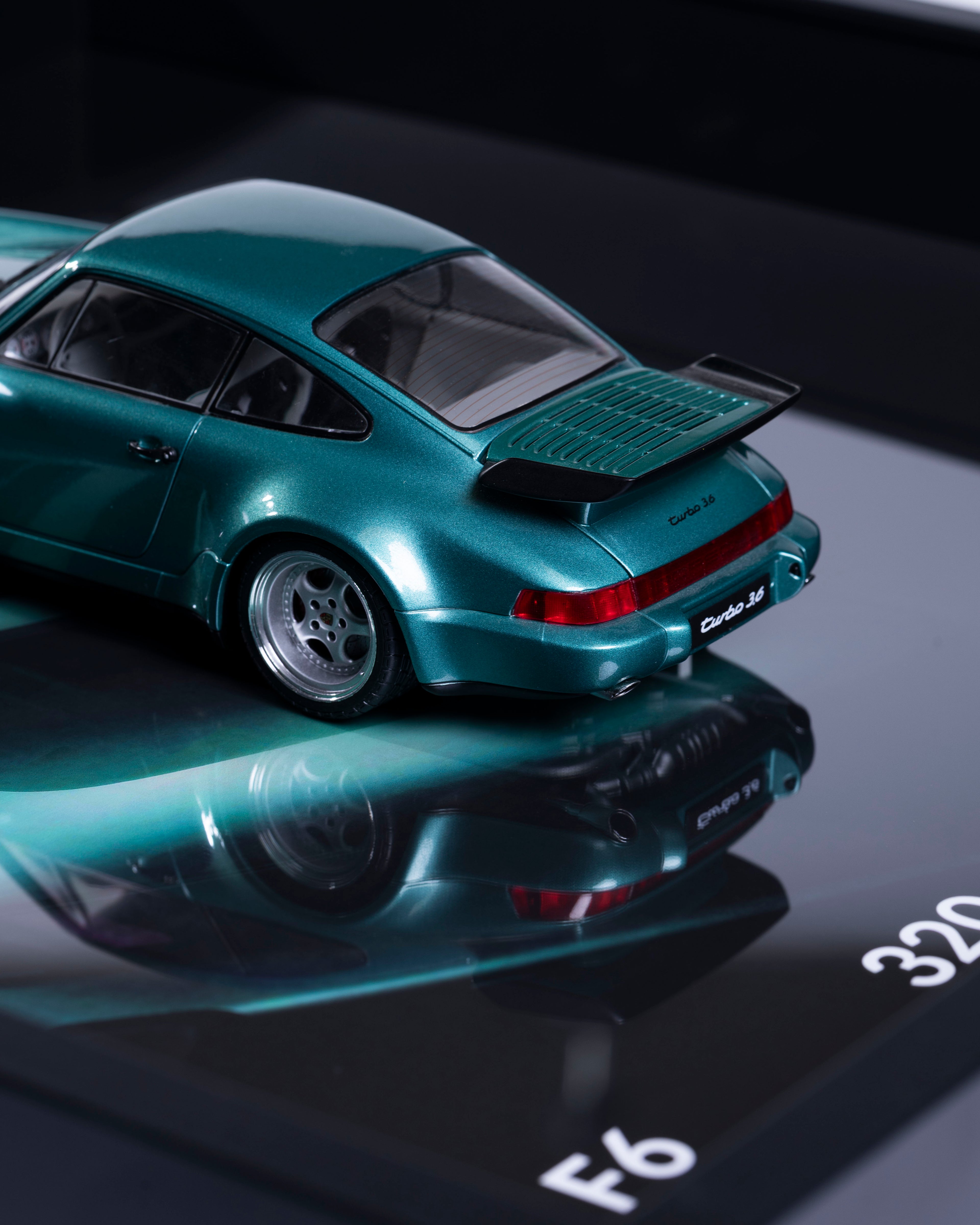 Porsche Turbo 964 - 1:18