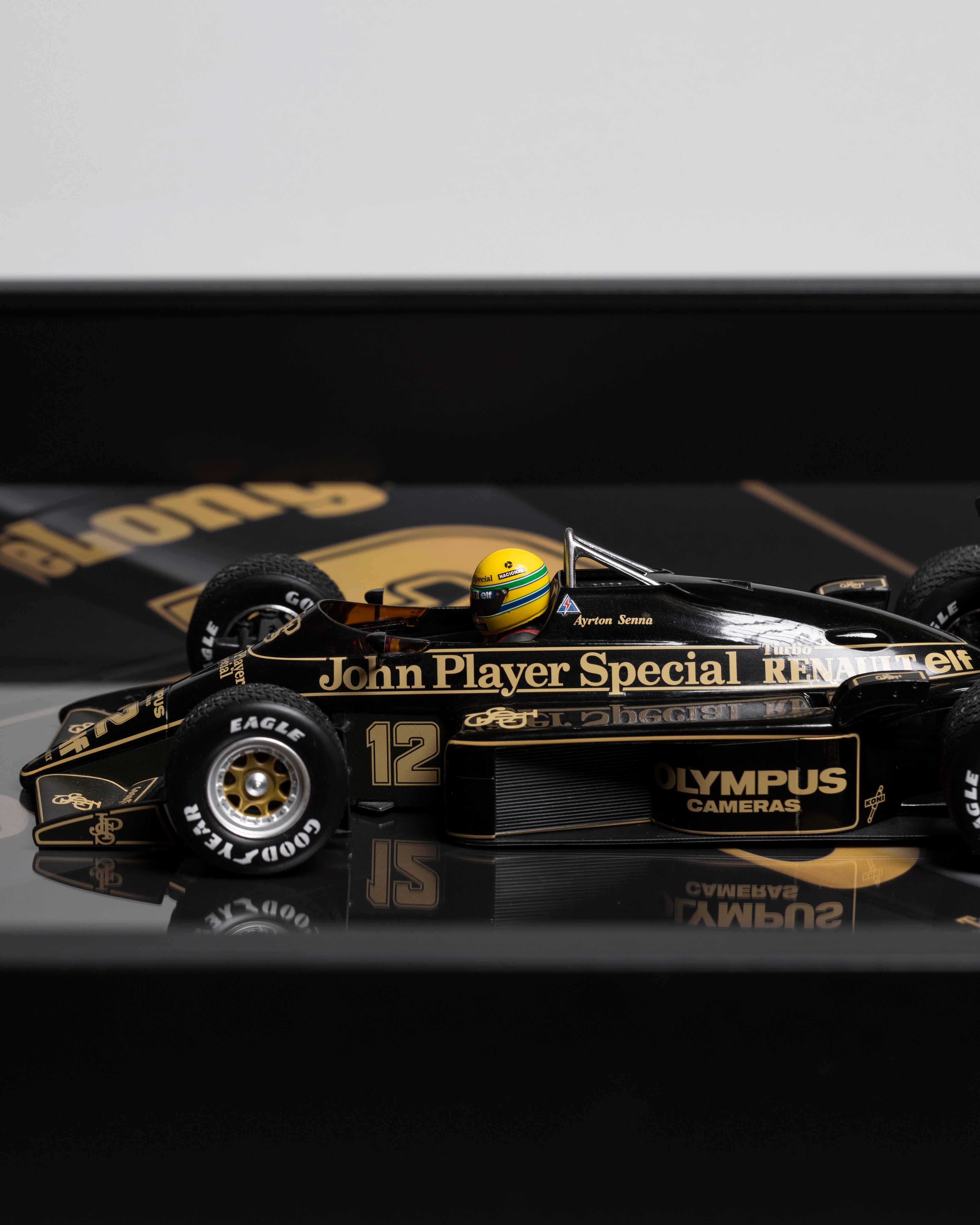 F1 Lotus 98T Ayrton Senna - 1:18