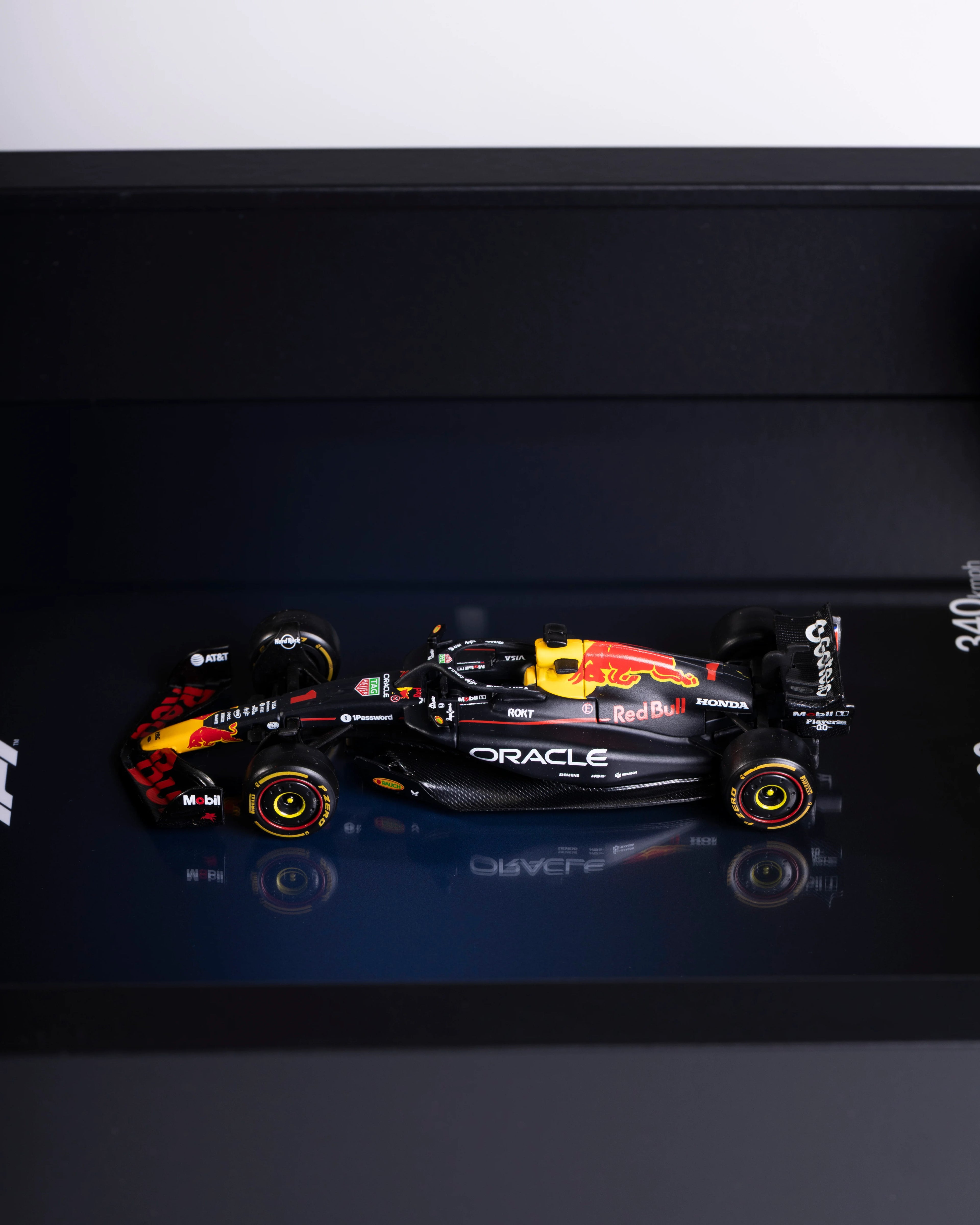 F1 RedBull RB25 Max Verstappen - 1:43