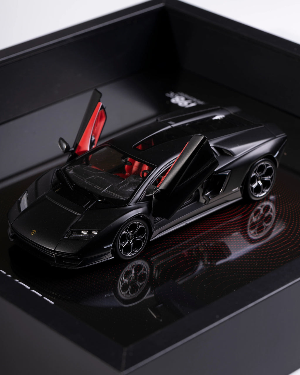Lamborghini Countach LPI 800-4 - 1:24