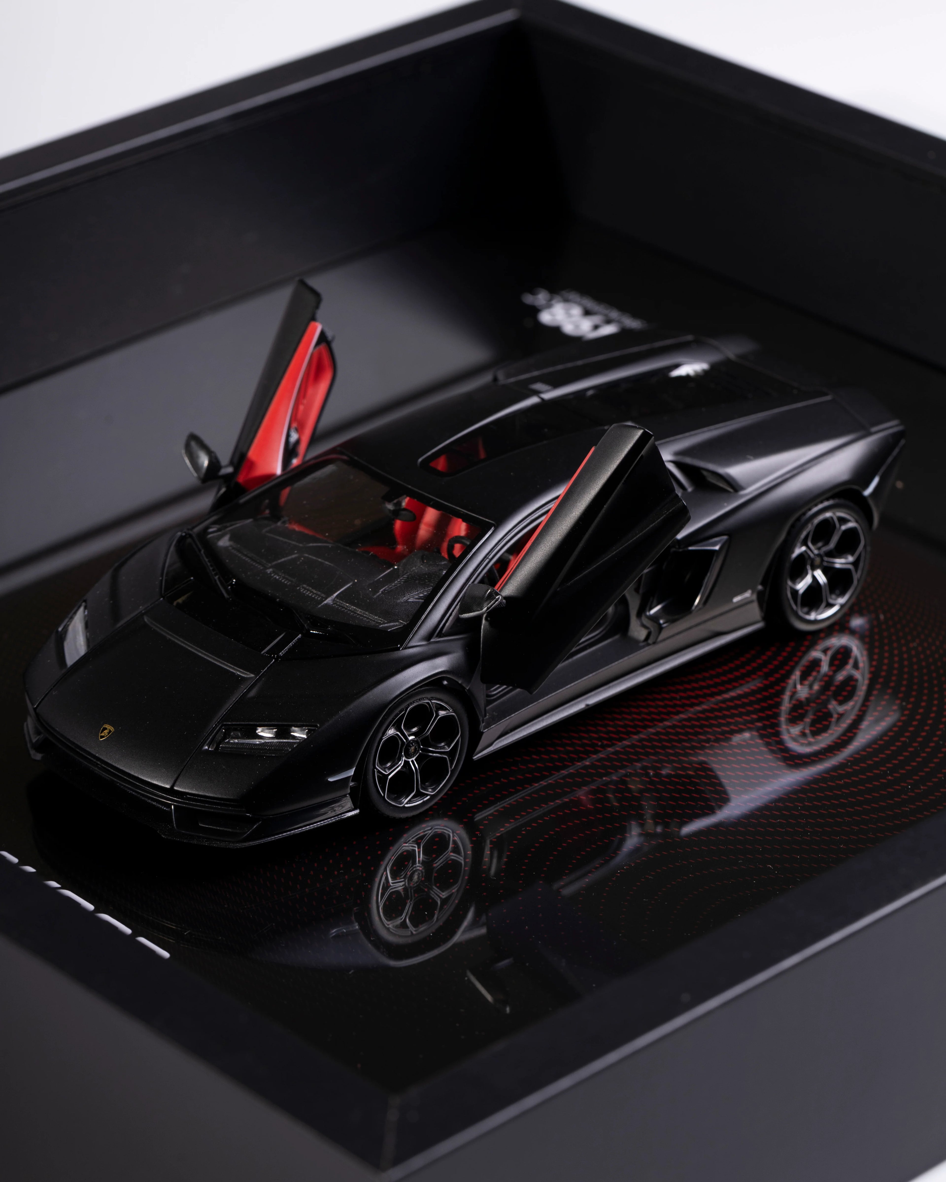 Lamborghini Countach LPI 800-4 - 1:24