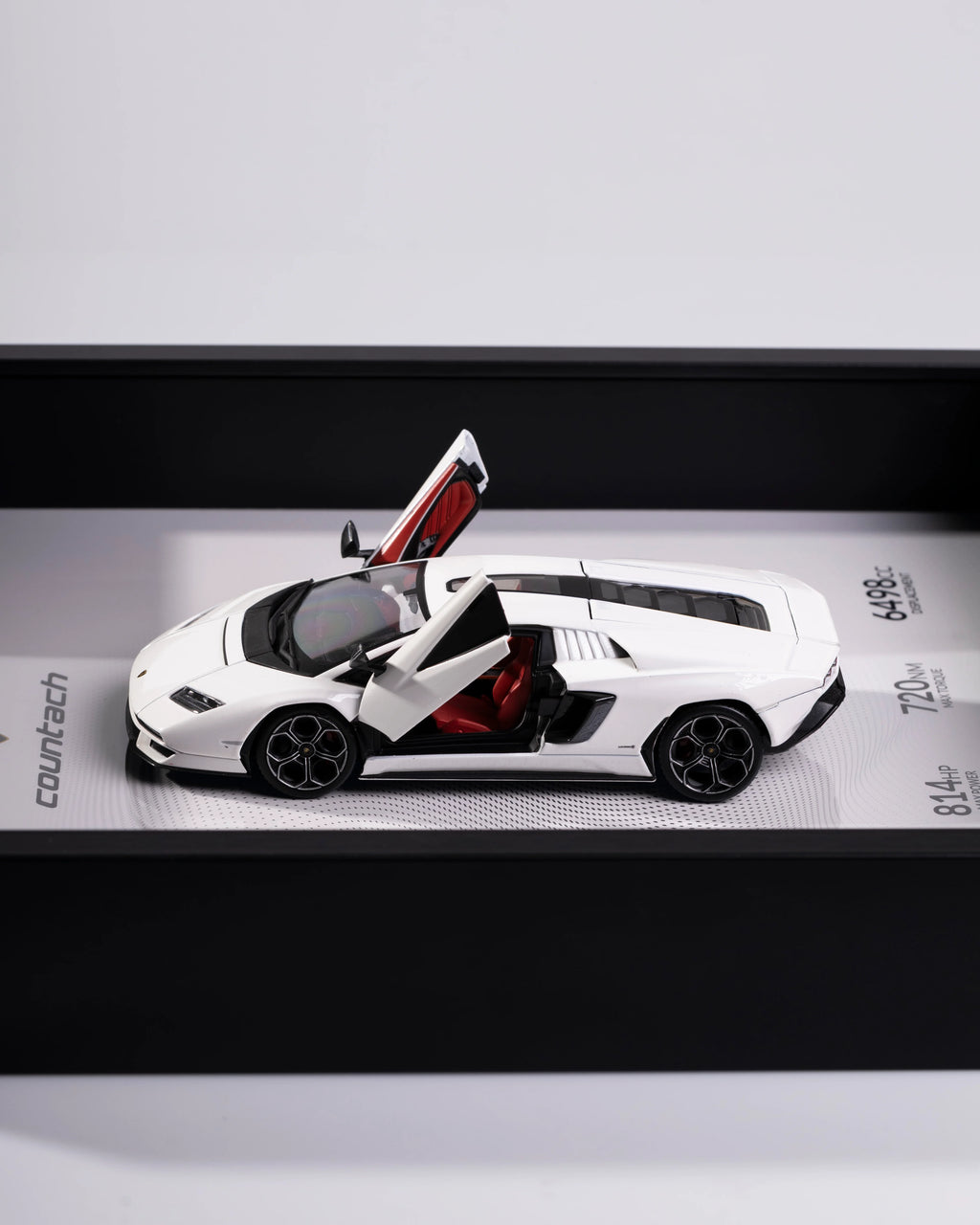 Lamborghini Countach LPI 800-4 - 1:24