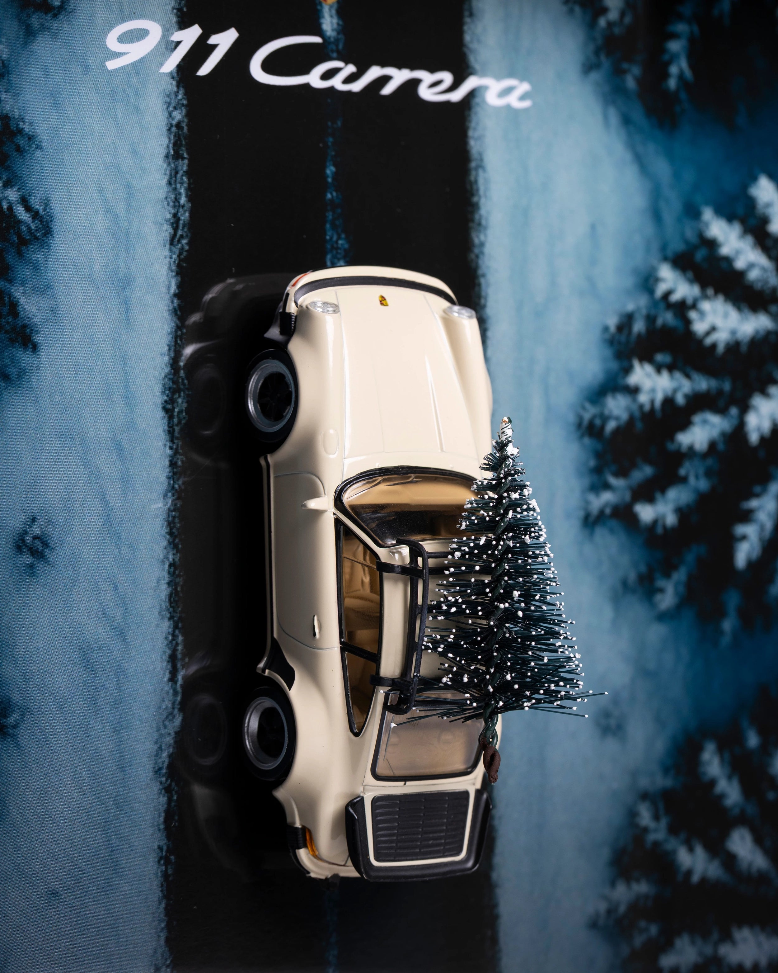 Porsche 911 Carrera RS 2.7 CHRISTMAS EDITION - 1:43
