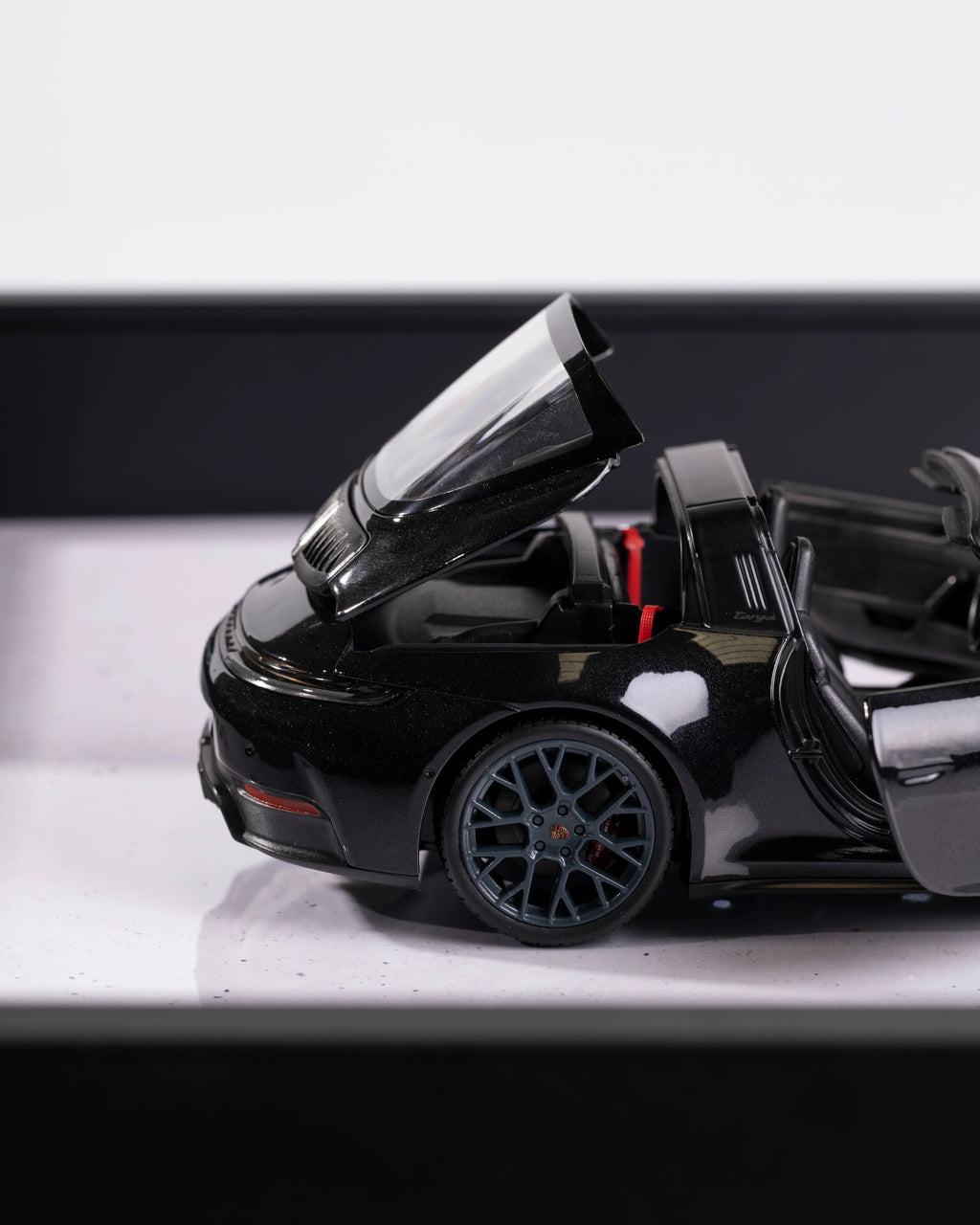 Porsche 992.2 Targa - 1:18