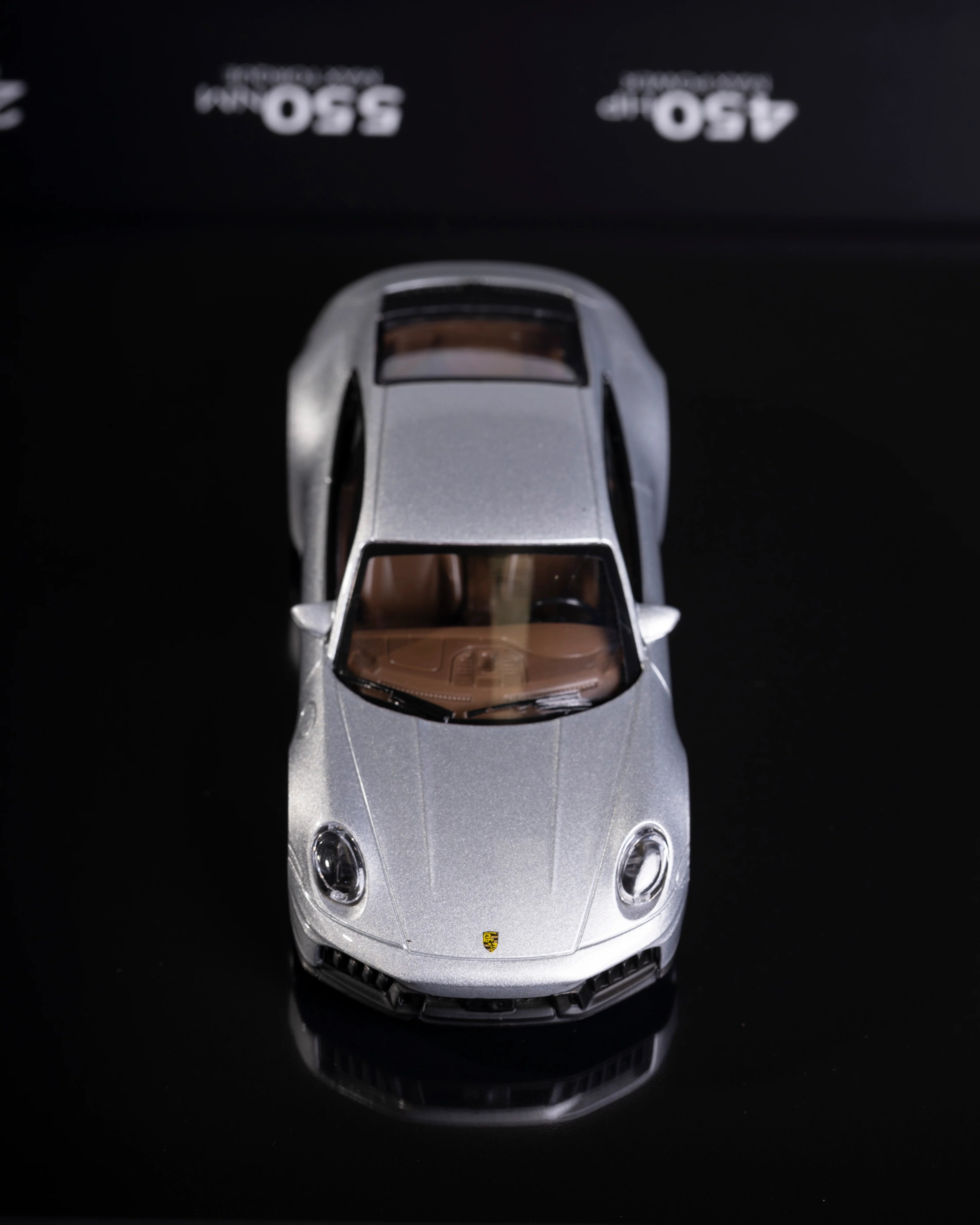 Porsche 911 GTS - 1:43